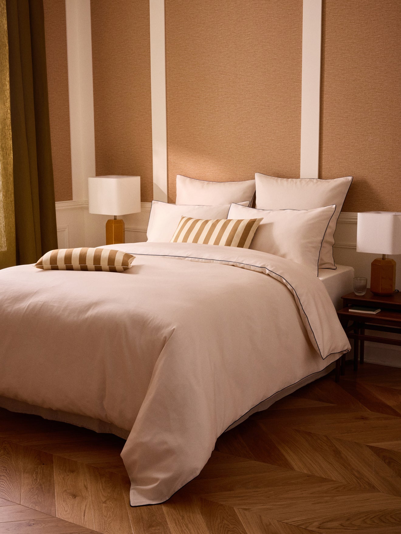 Kussensloop in katoensatijn "Madeleine"