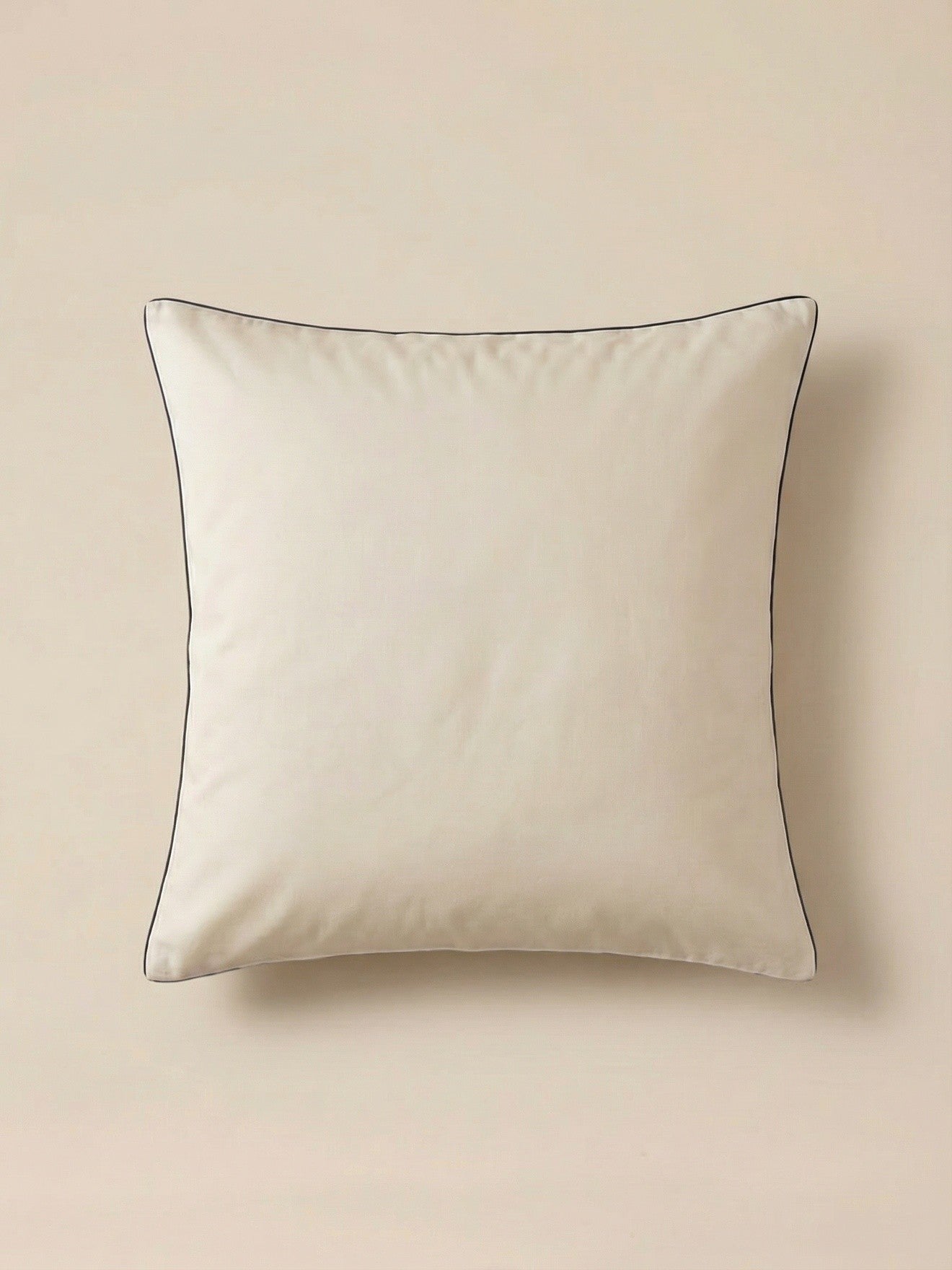 Kussensloop in katoensatijn "Madeleine"