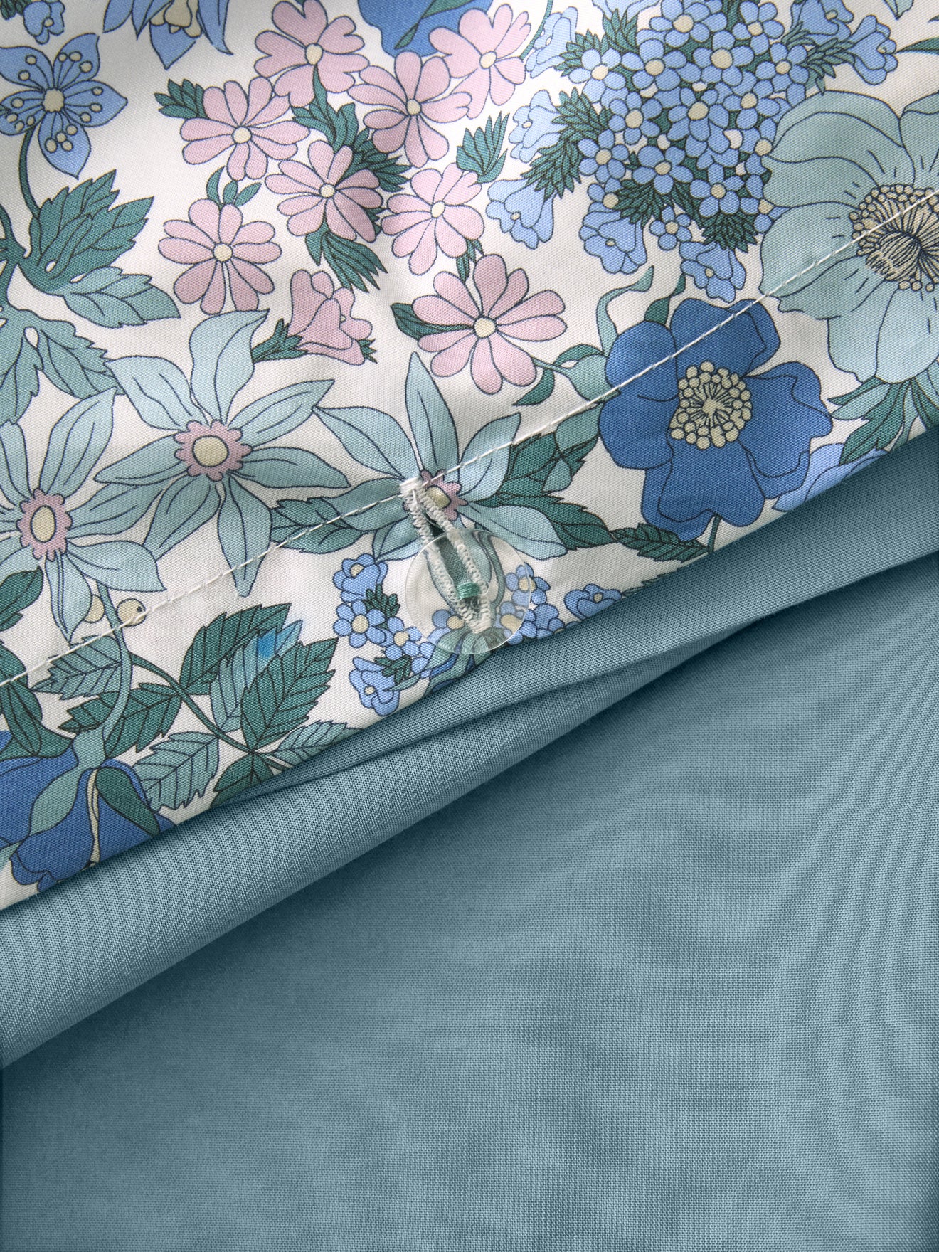 Dekbedovertrek in katoenbatist en Liberty-stof