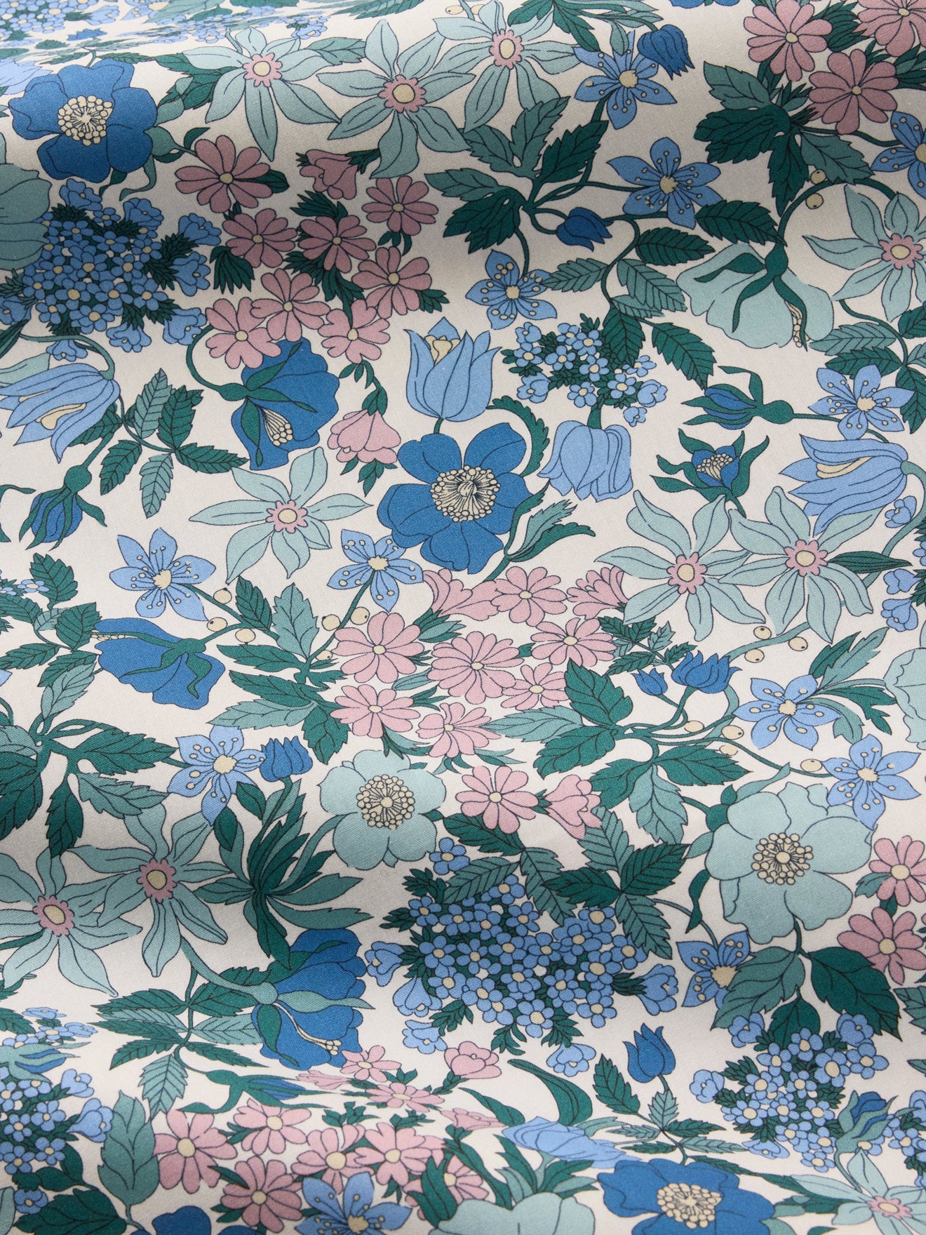 Dekbedovertrek in katoenbatist en Liberty-stof