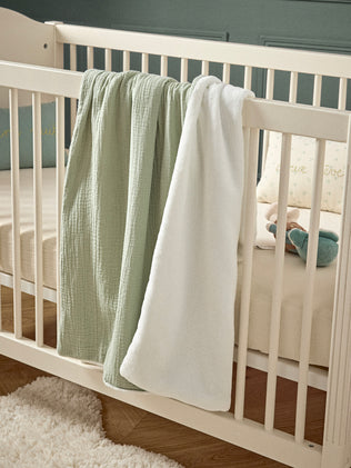 Babyplaid in tetrastof en microfleece