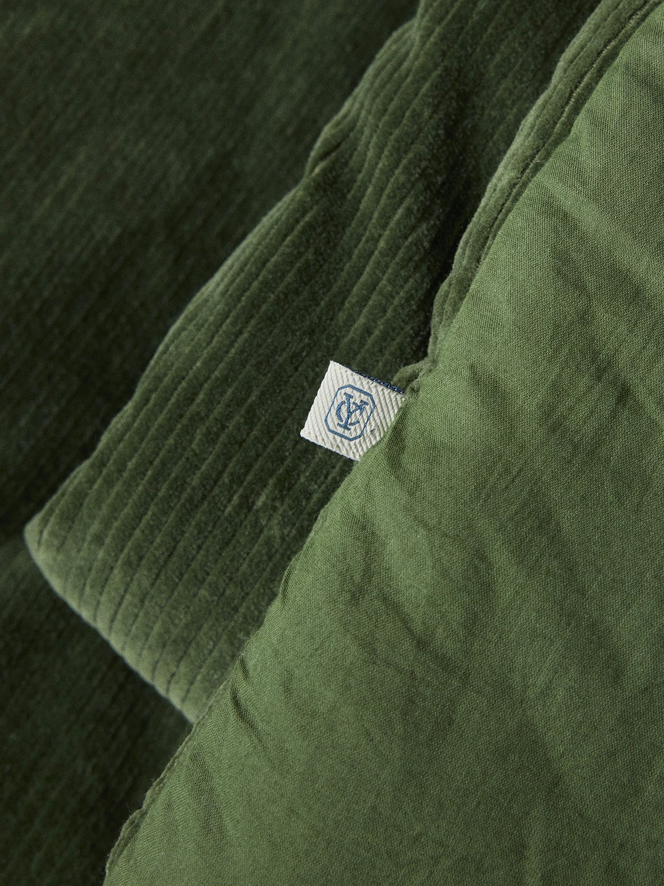 Gewatteerde sprei in ribfluweel