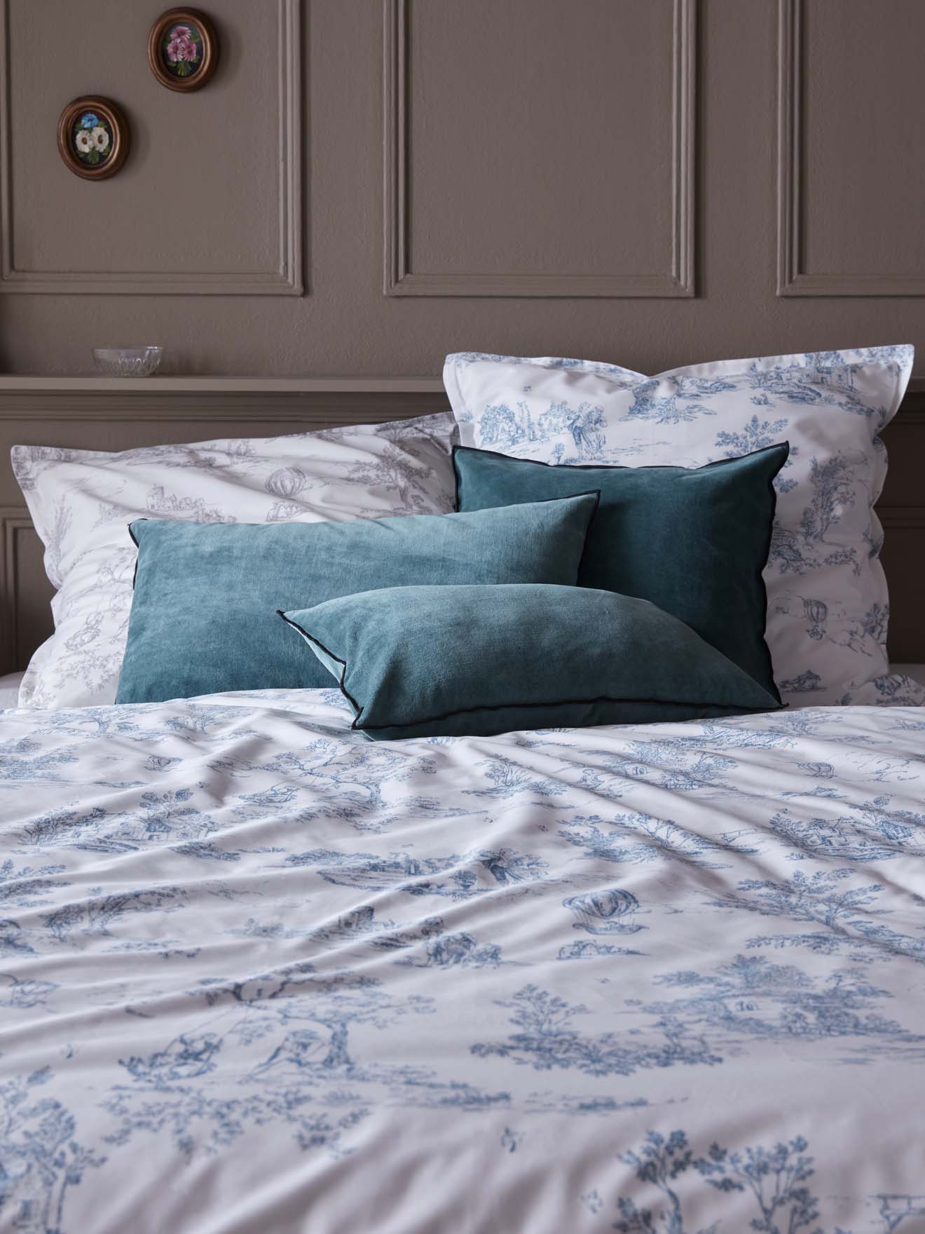 Housse de coussin velours biais noir