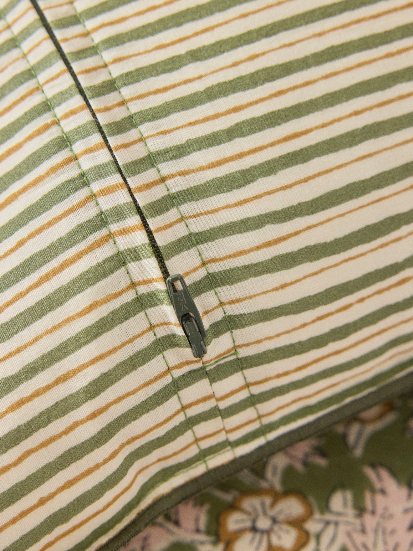 Kussenhoes met Indiase bloemenprint