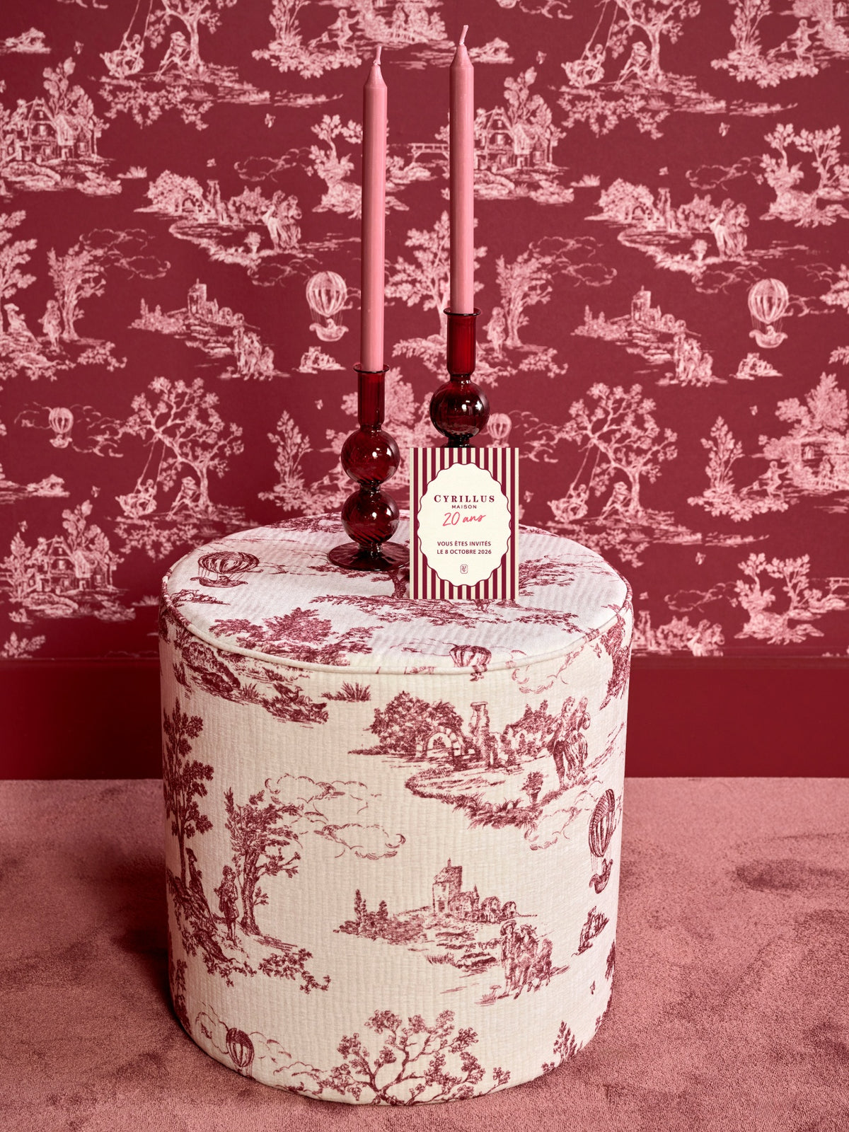Pouf tapissier à motifs