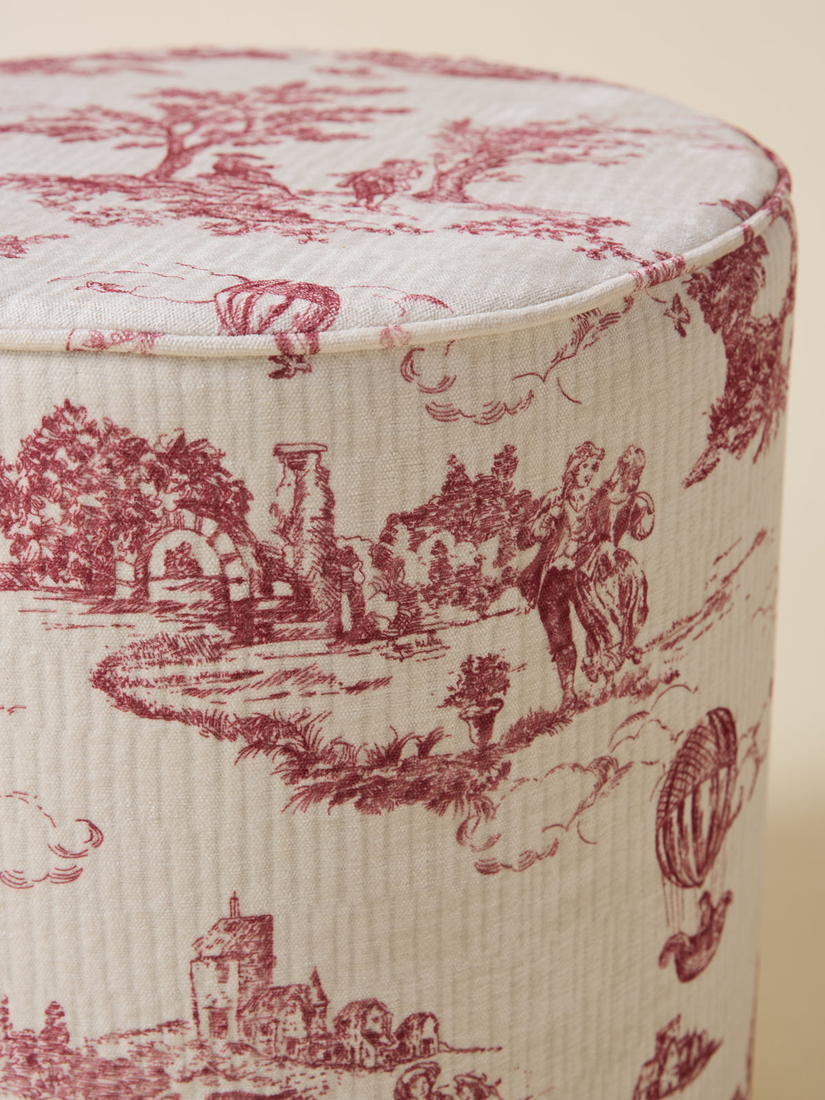 Pouf tapissier à motifs