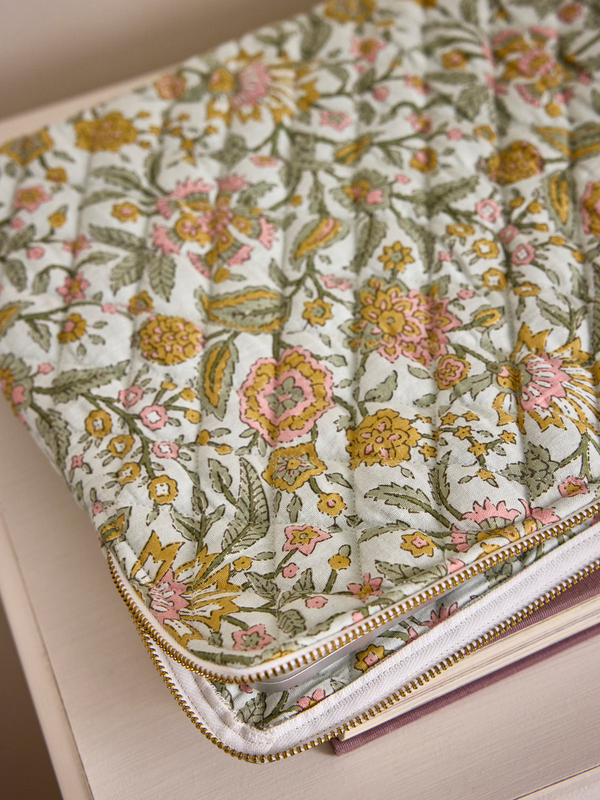 Laptoptas in Indiase stof met Kolkata-print
