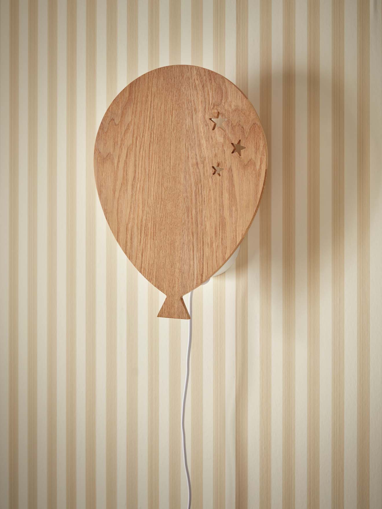 Lampe murale ballon bois
