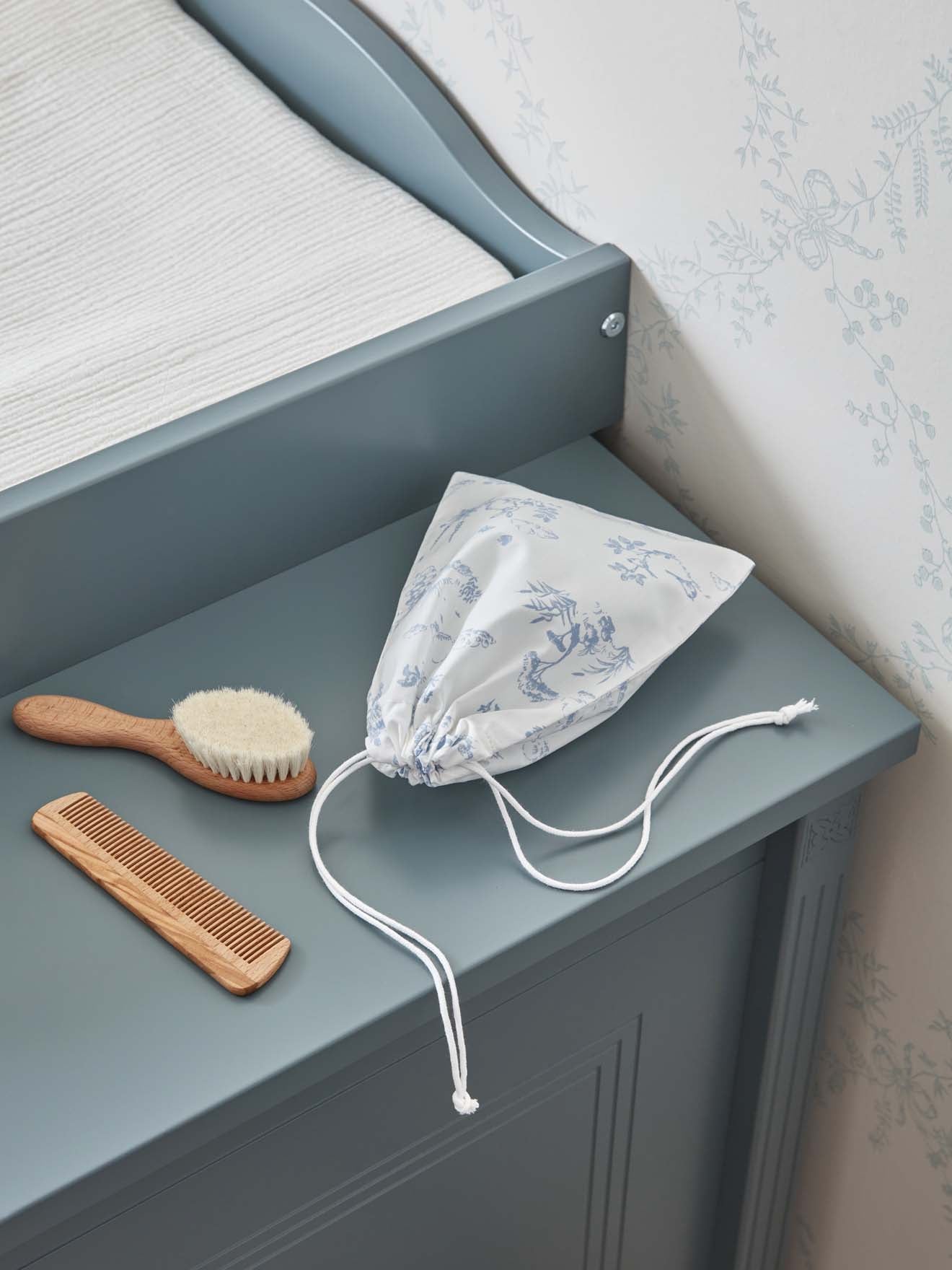 Houten babyborstel en babykam