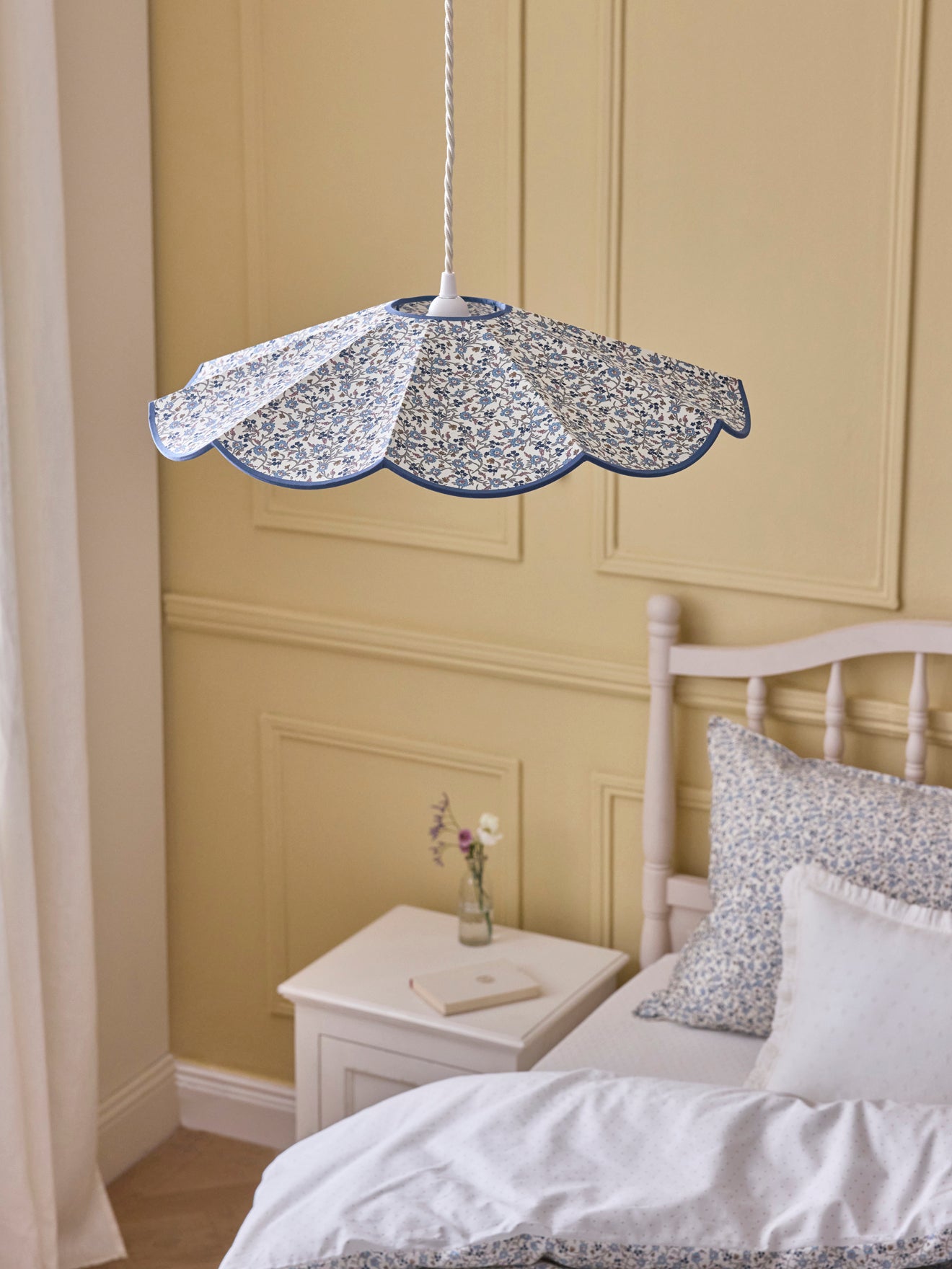 Suspension fleur en tissu Liberty - Hannah Fay