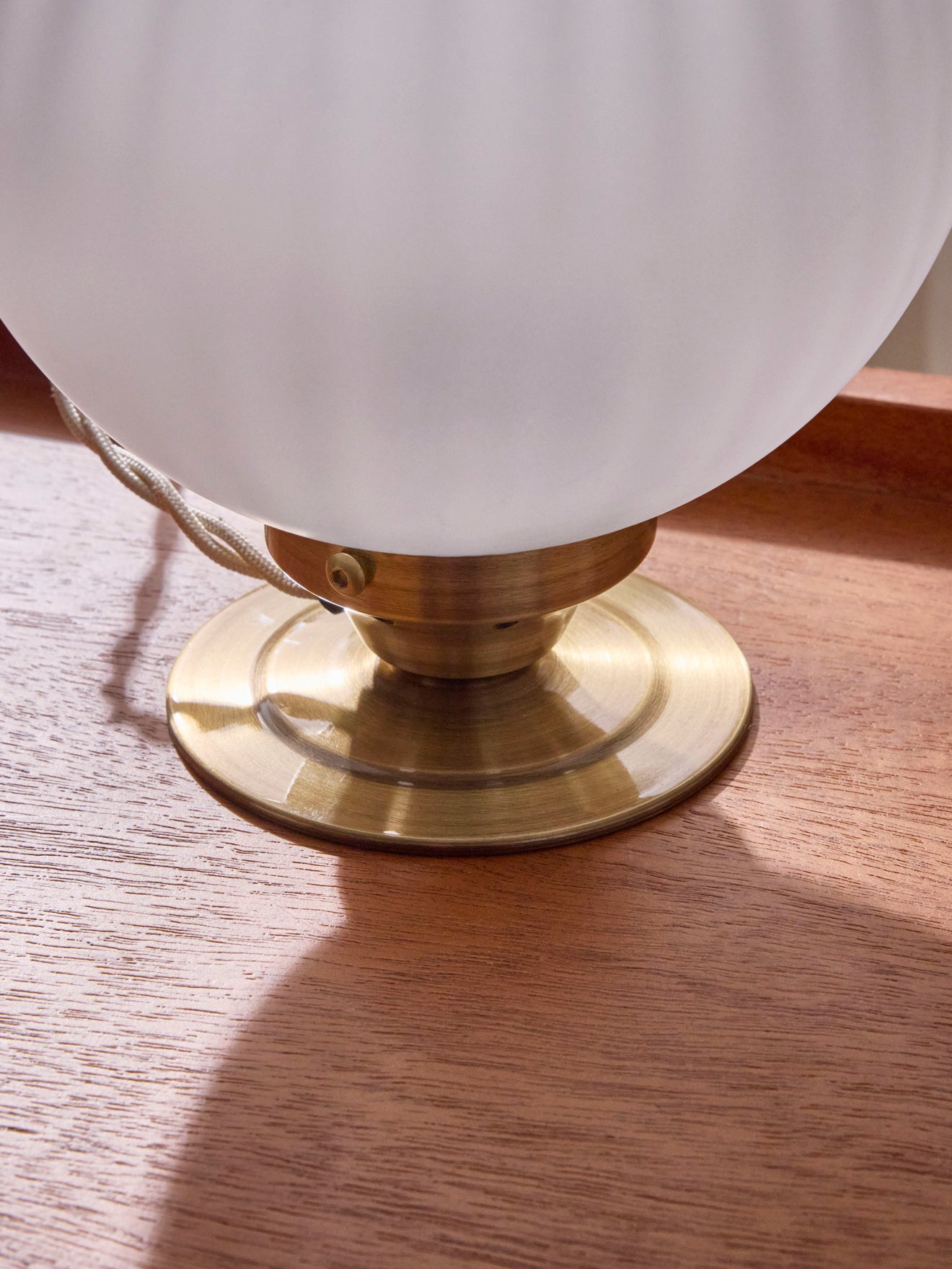 Lampe à poser Doria boule en verre