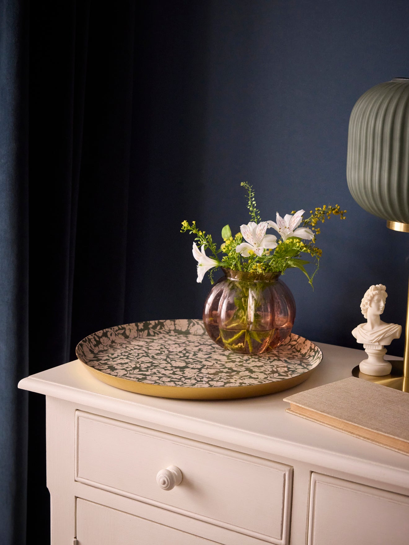 Rond geëmailleerd dienblad "Floral"