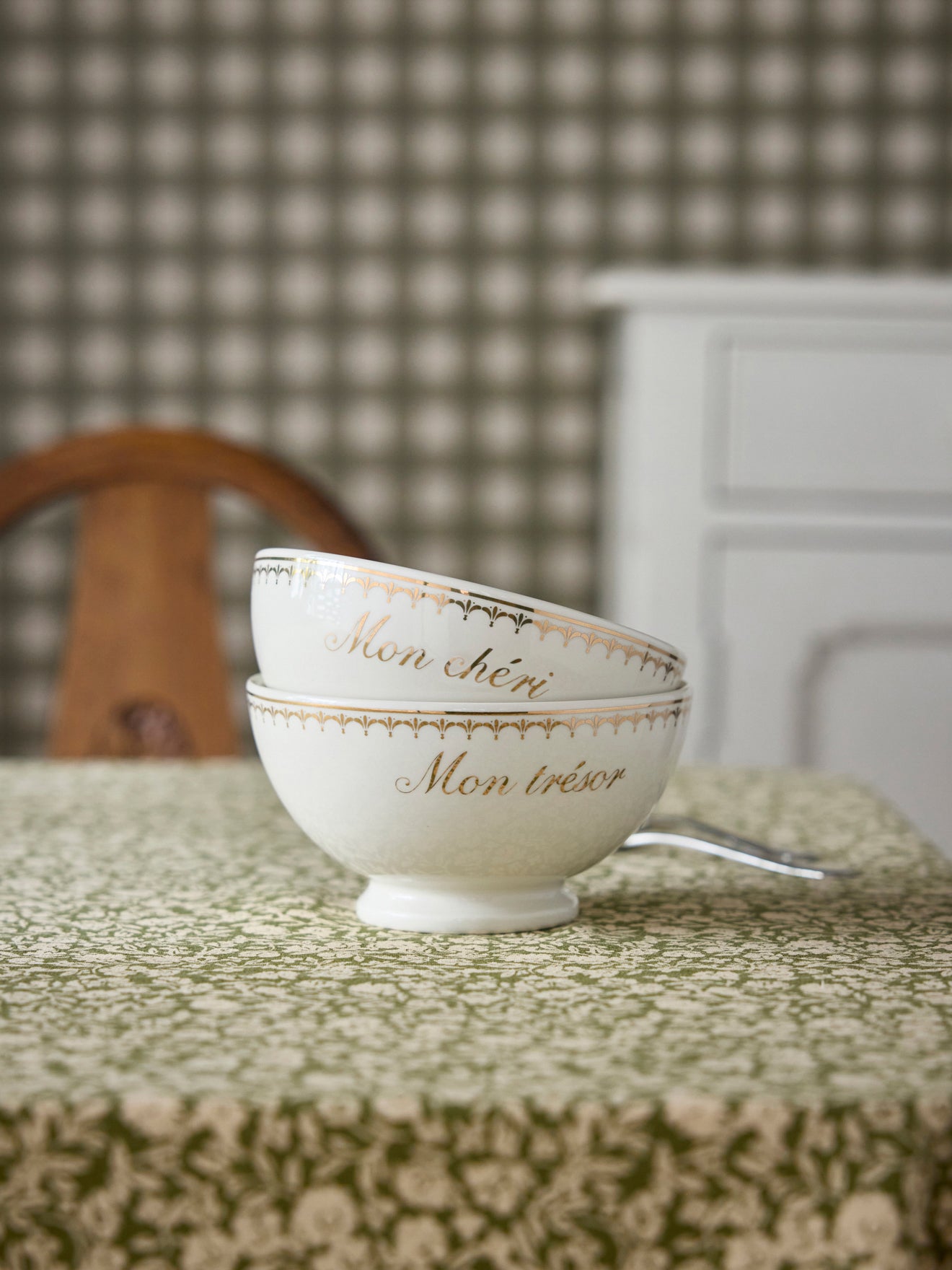Porseleinen kommen, set van 2 - "Mon chéri" + "Mon trésor"