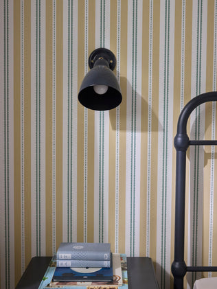 Wandapplicatie in geëmailleerd metaal Auguste