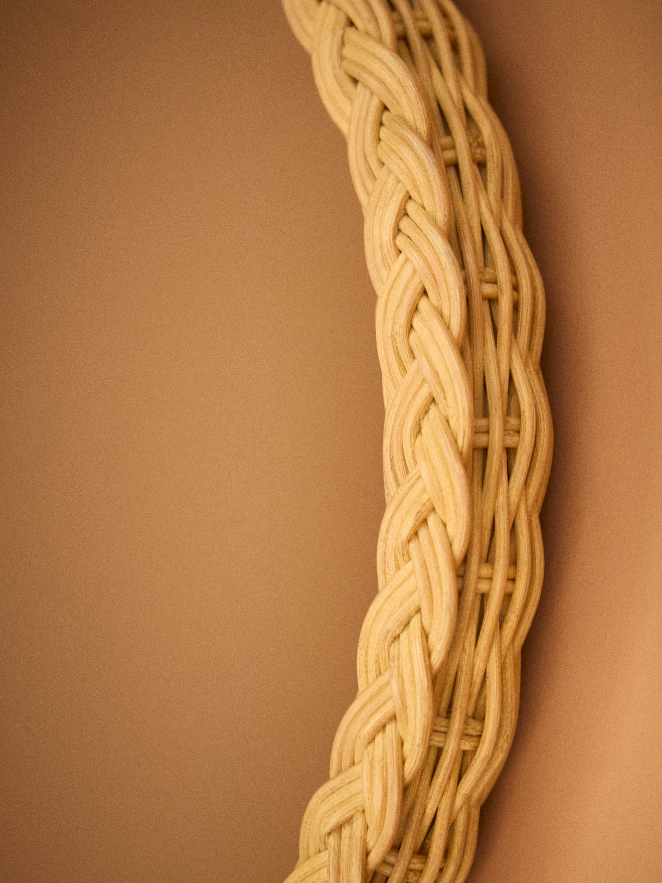 Spiegel in gevlochten rotan