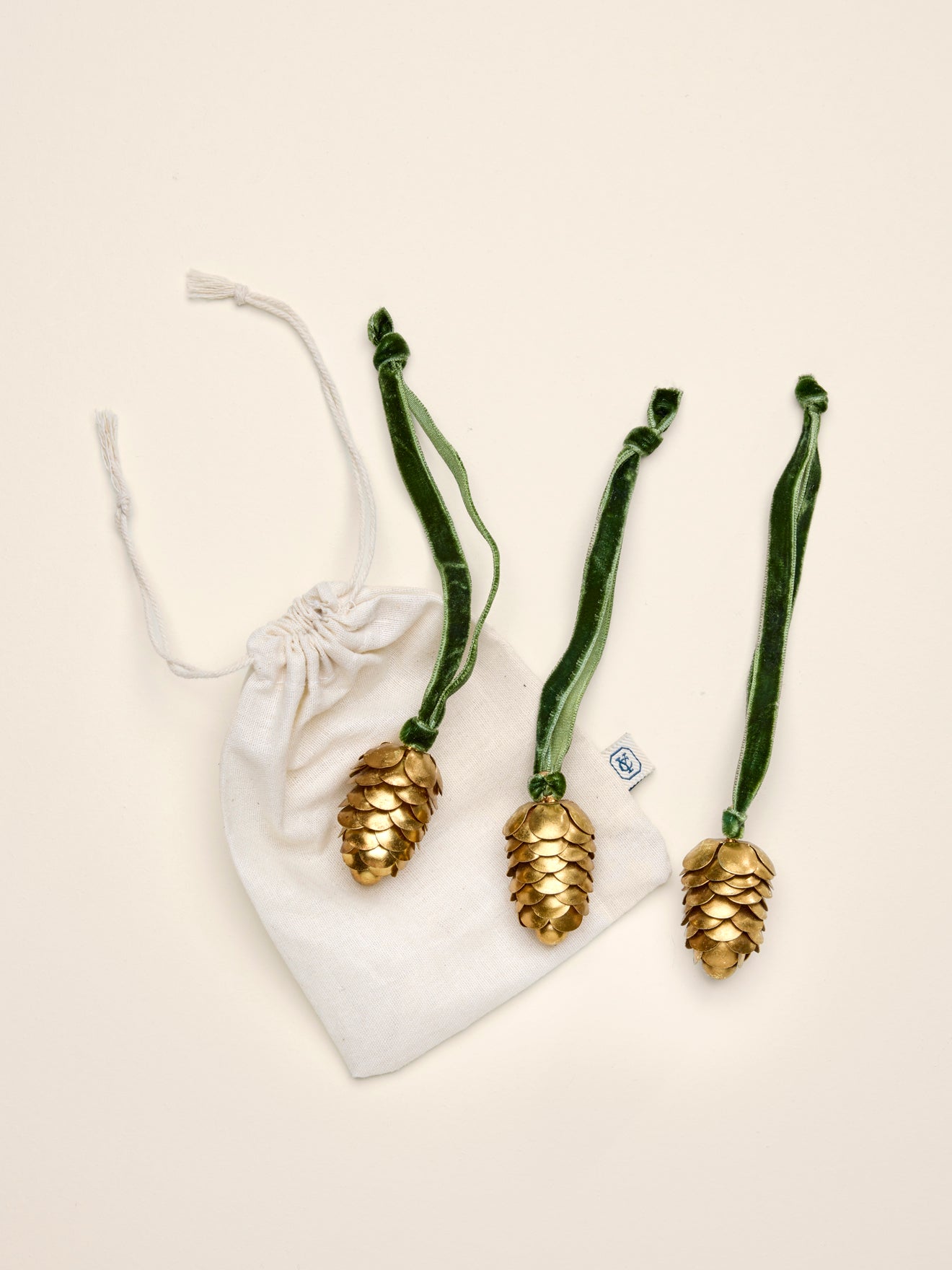 Dennenappels met ophanglint, set van 3