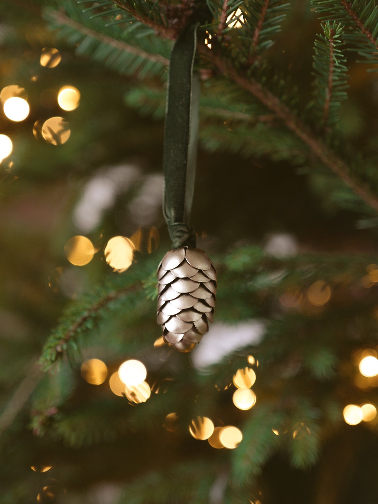 Dennenappels met ophanglint, set van 3