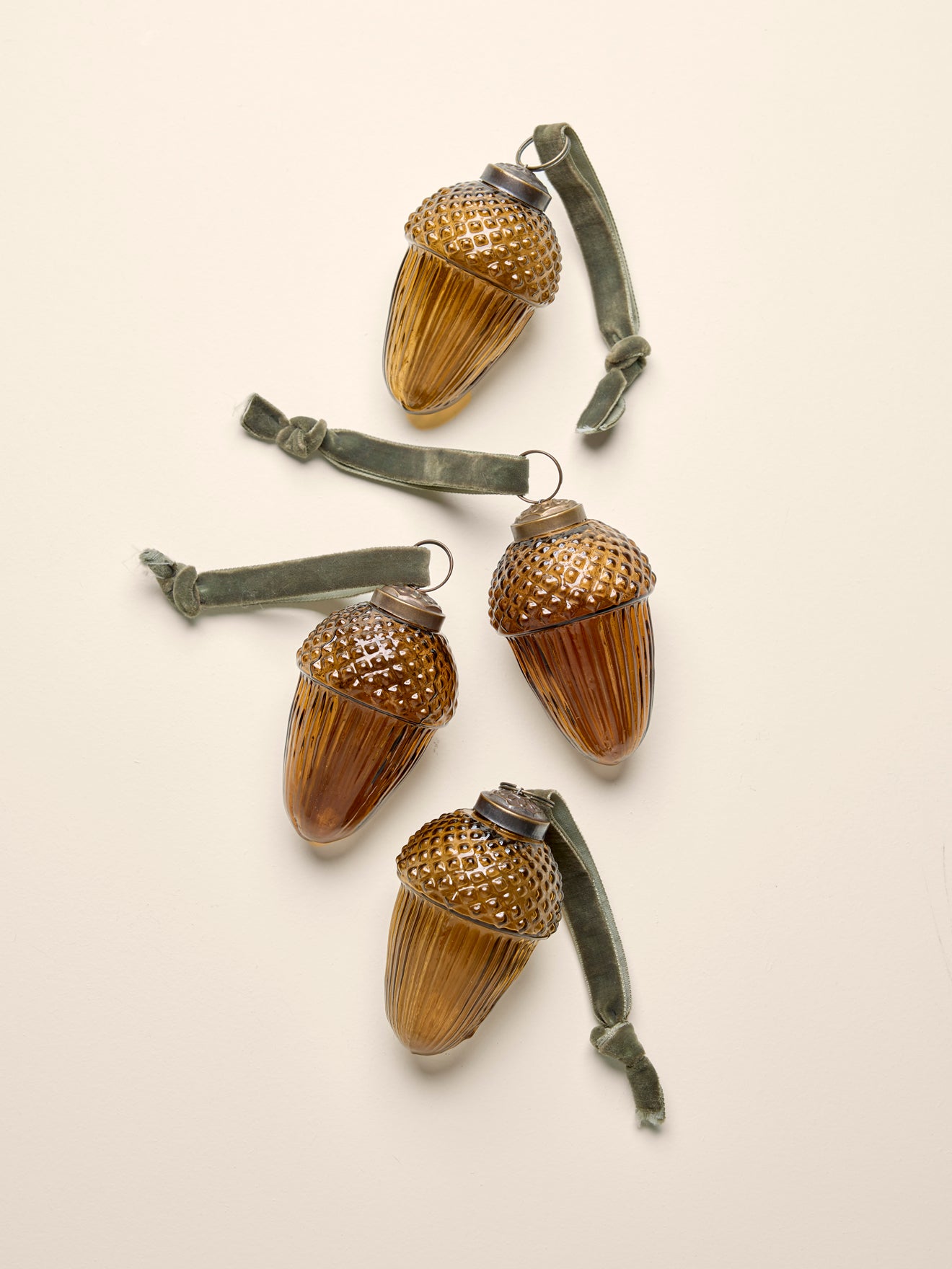 Glazen eikels met ophanglintje, set van 3