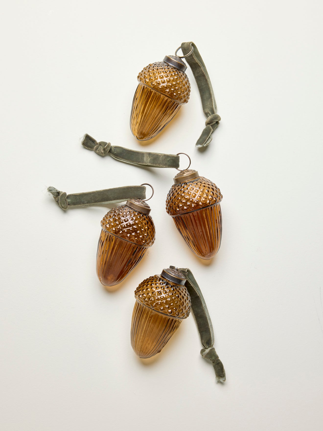 Glazen eikels met ophanglintje, set van 3