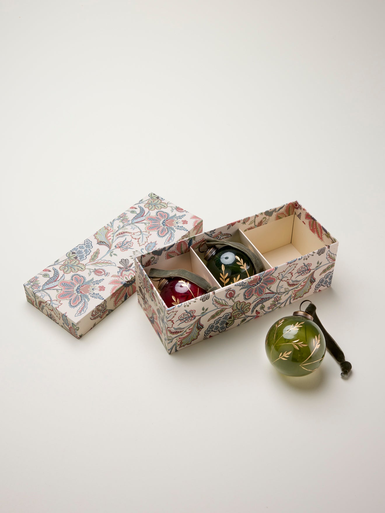 Handbeschilderde glazen kerstballen, set van 3