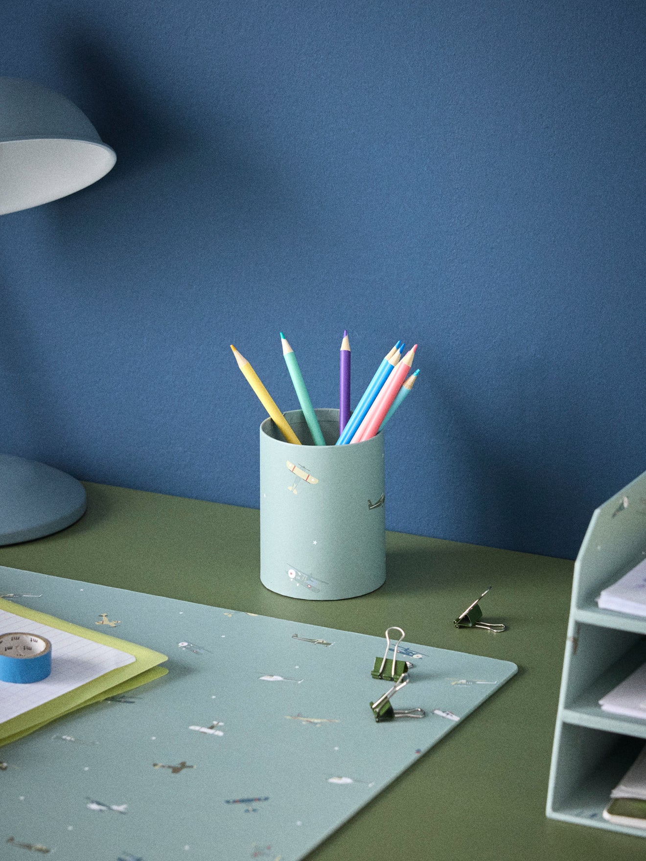 Pot à crayons en papier imprimé