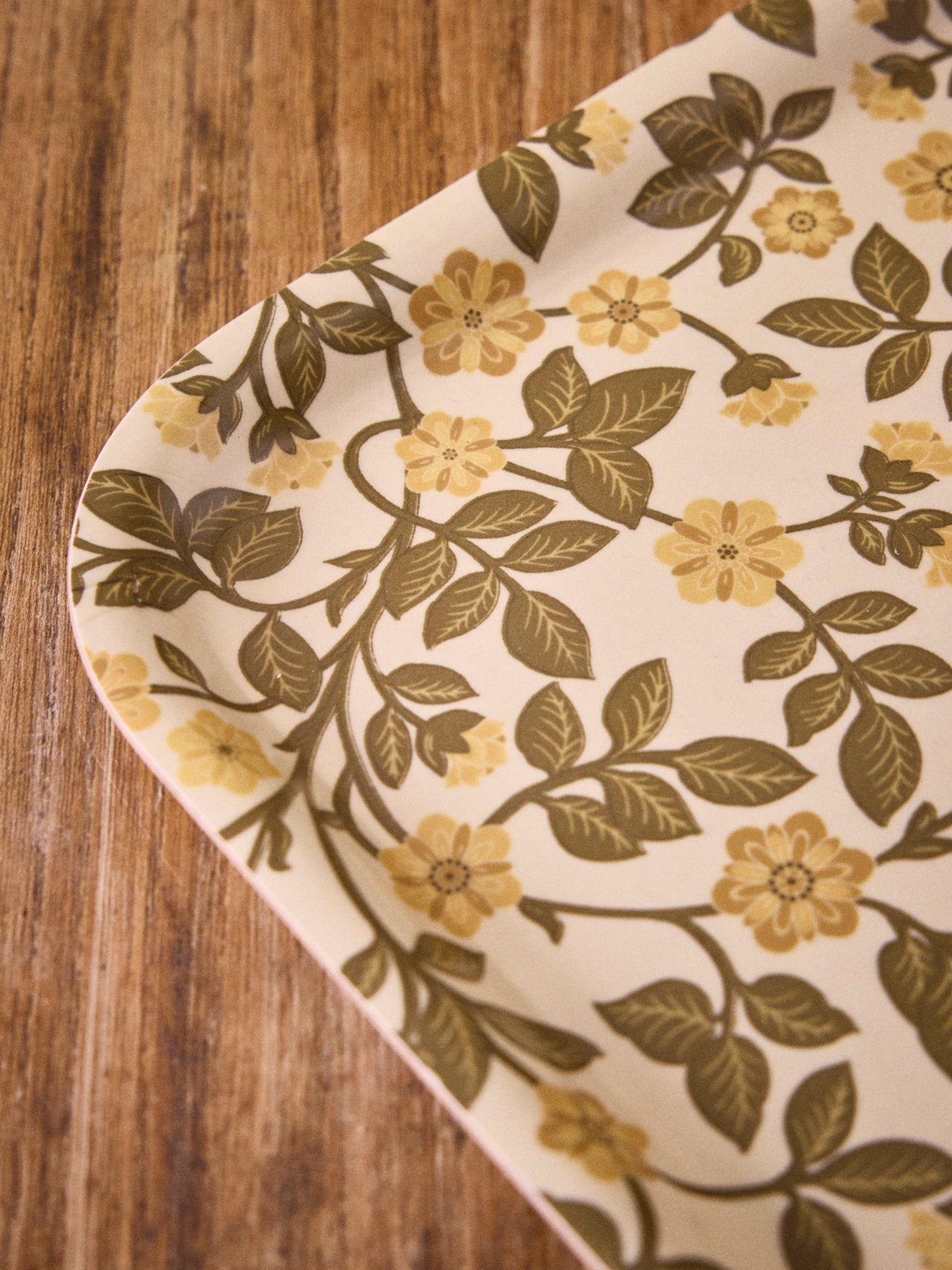 Houten dienblad met bloemenmotief