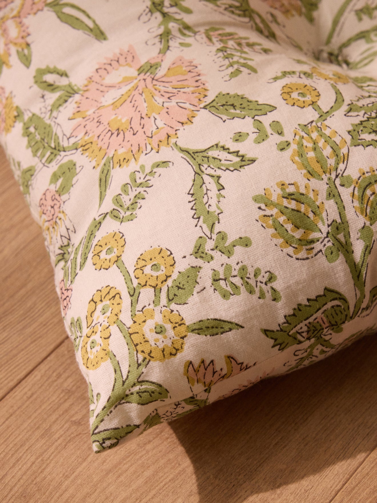 Decoratieve matras in Indiase stof
