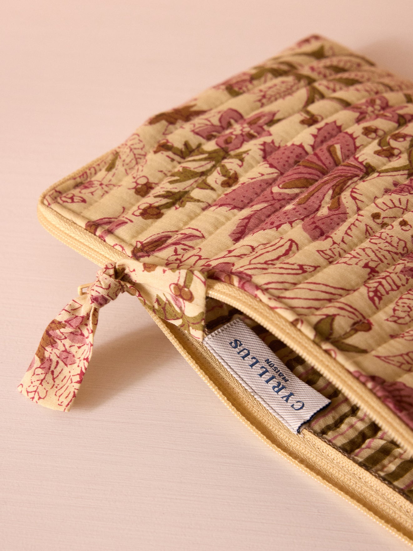 Kleine toilettas met Indiase bloemenprint