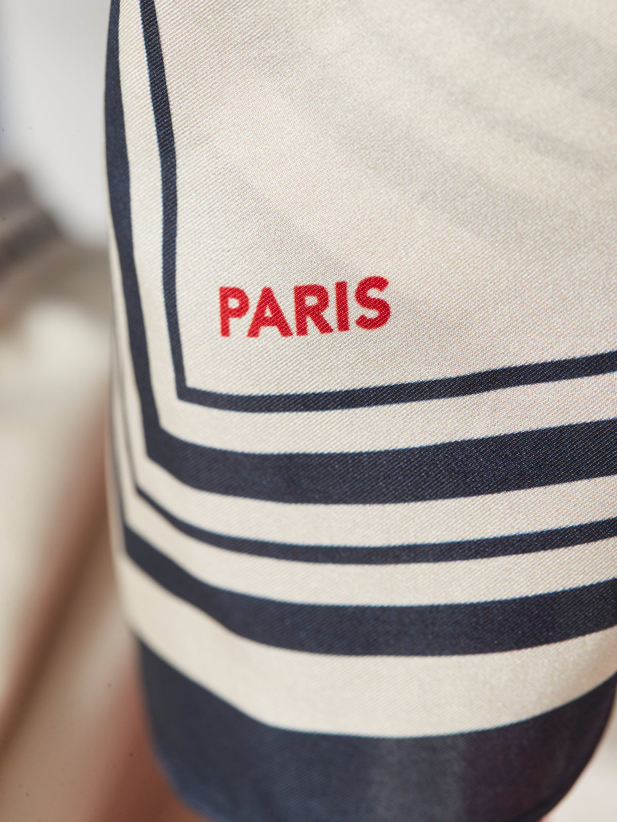 Vierkante bandana in zijde - "The Classic à la Française" collectie