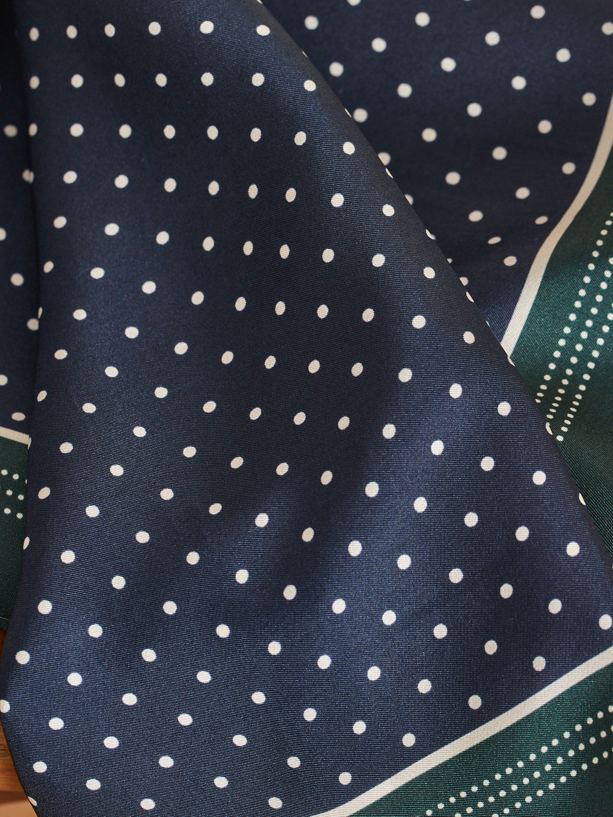 Carré bandana pois femme en soie