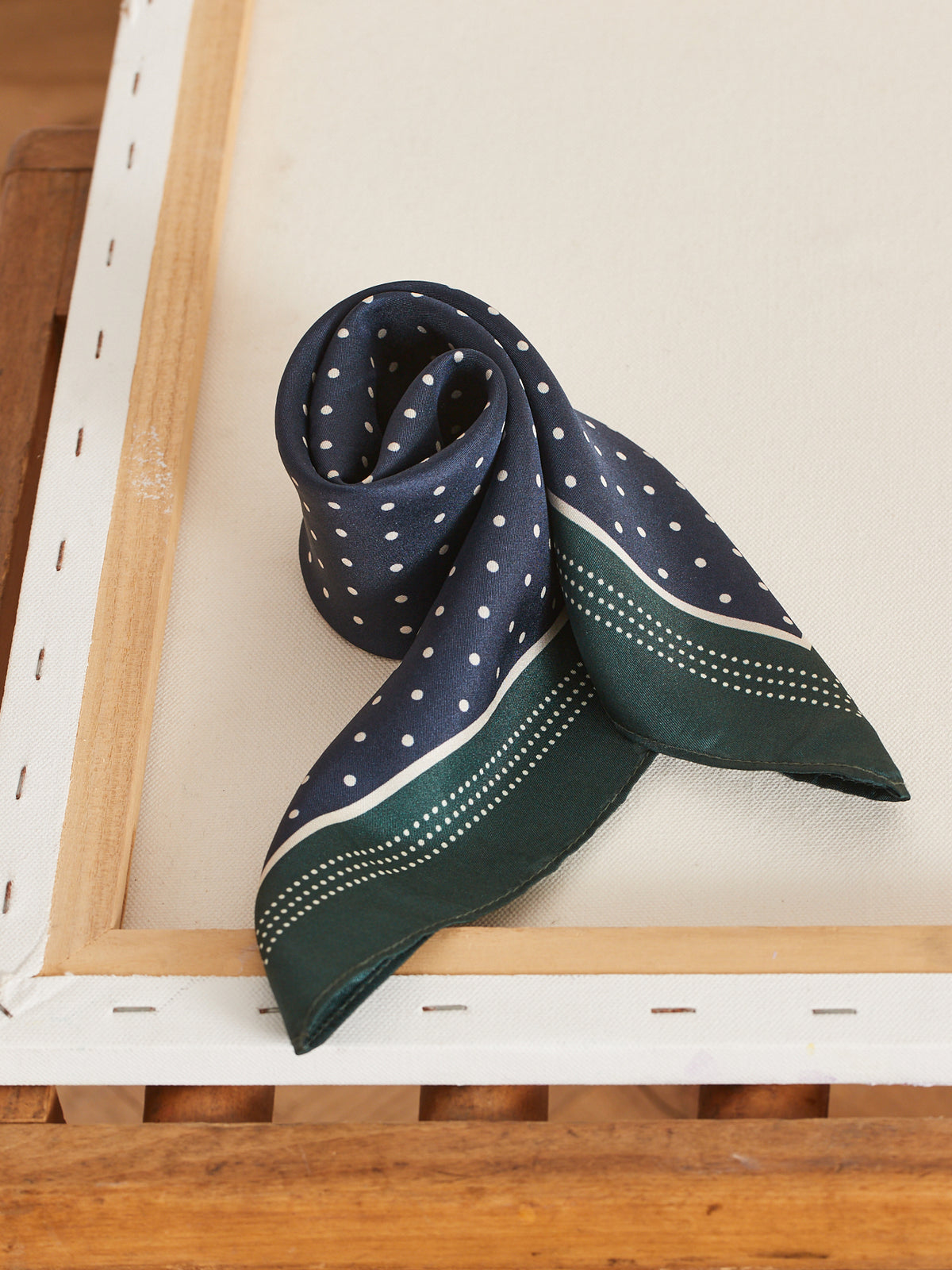 Carré bandana pois femme en soie
