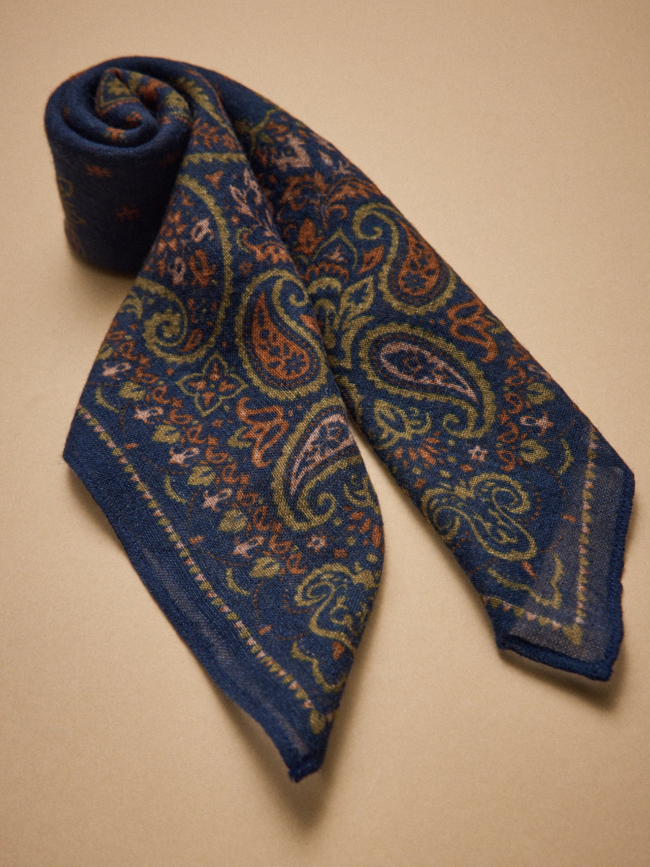 Bedrukte wollen damesbandana