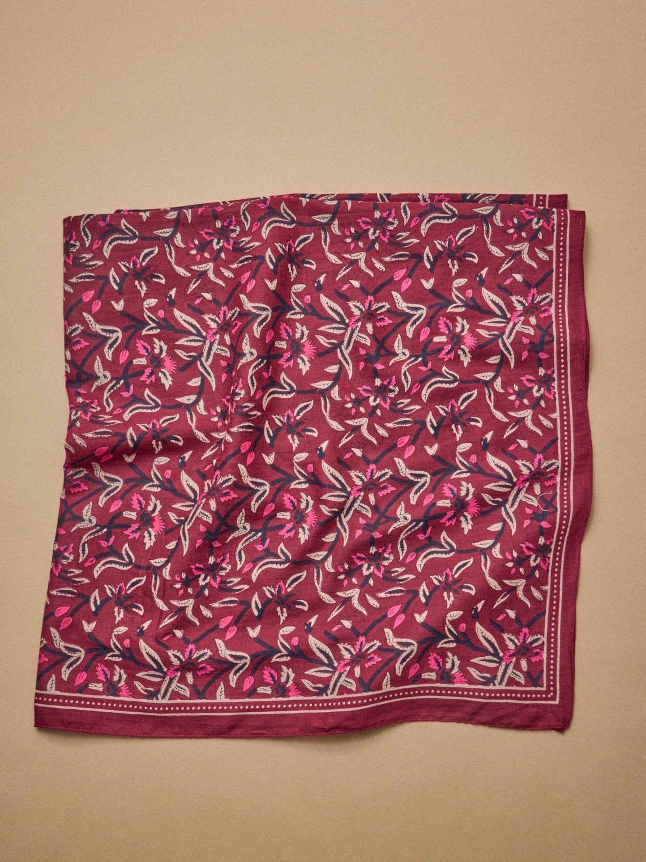 Damesfoulard met bloemenprint