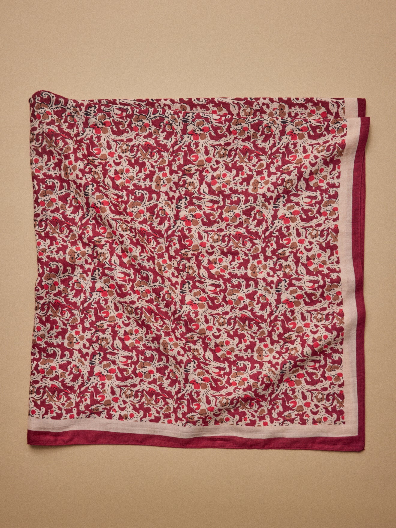 Damesfoulard met vlekkenprint