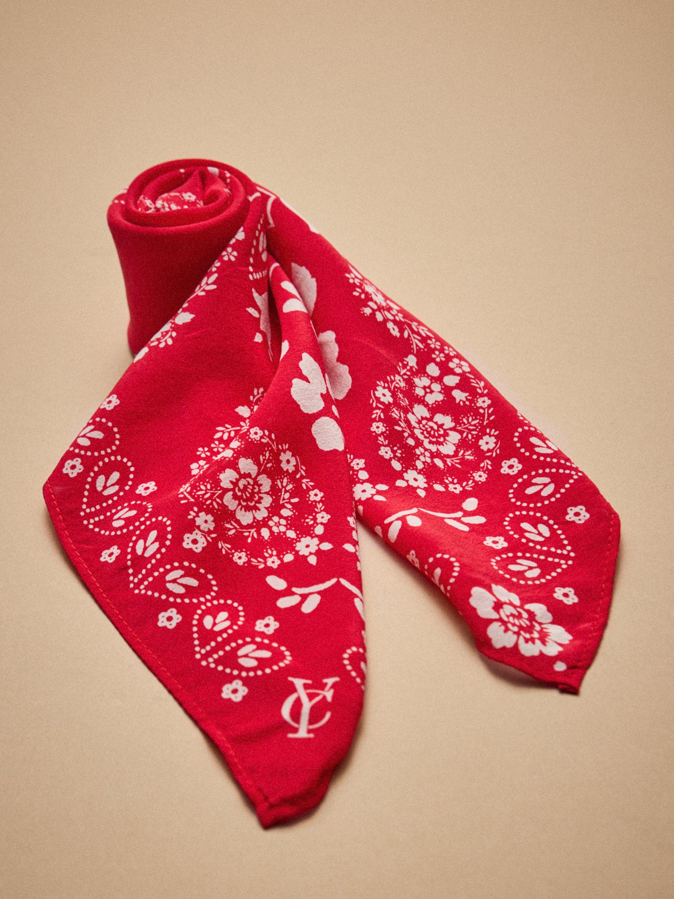 Zijden damesfoulard met stippen
