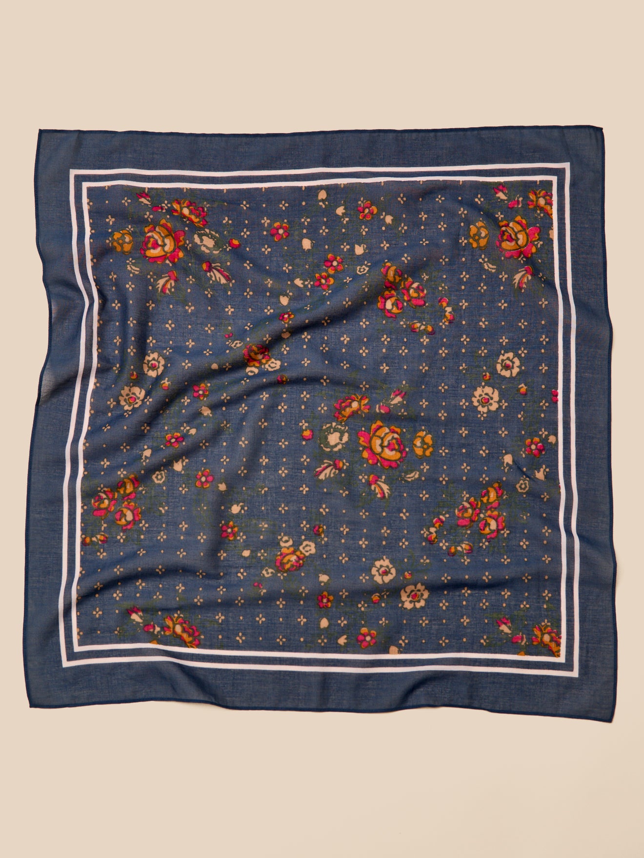 Damesfoulard met bloemenprint