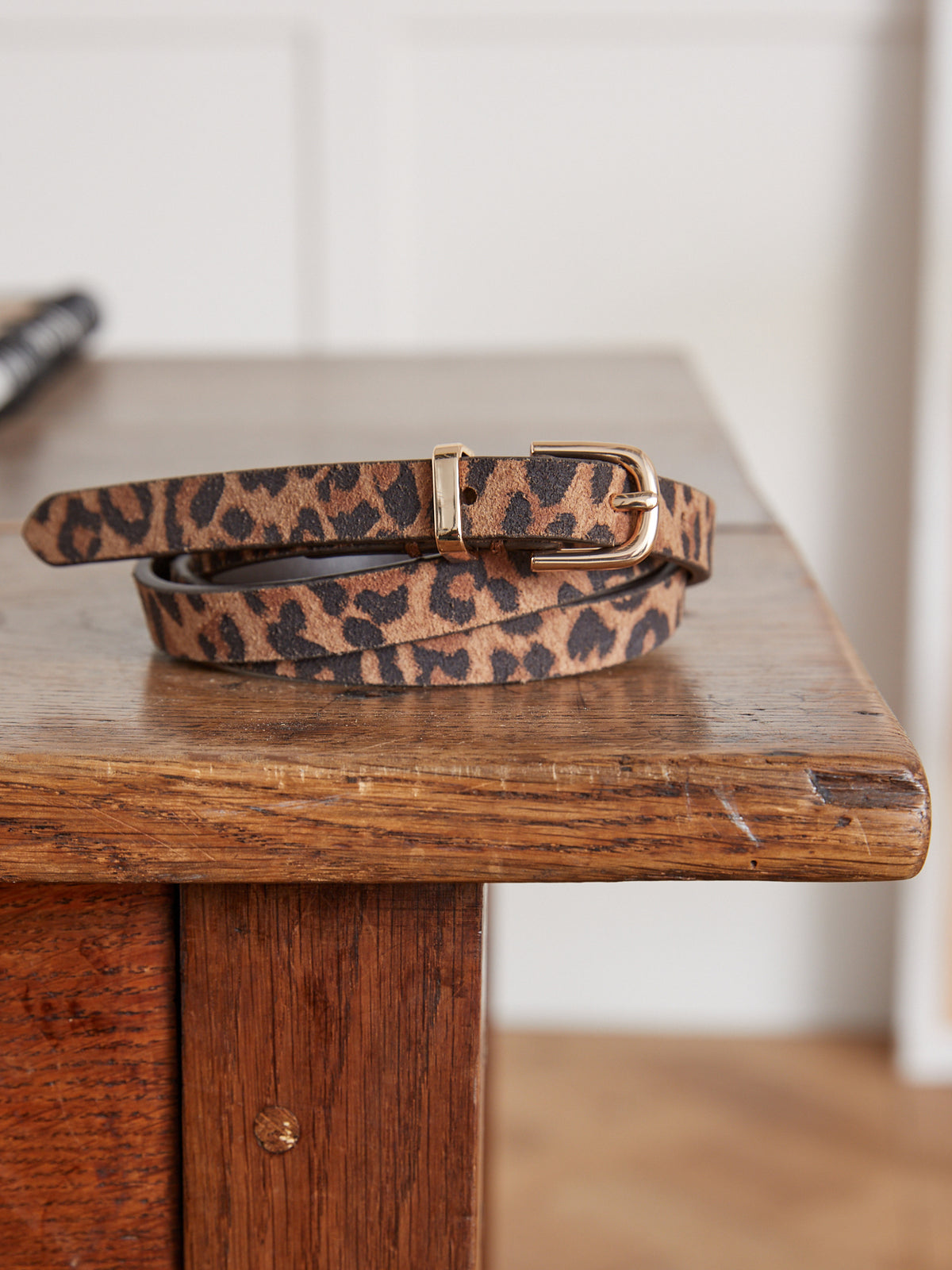 Dunne leren riem met luipaardprint voor dames