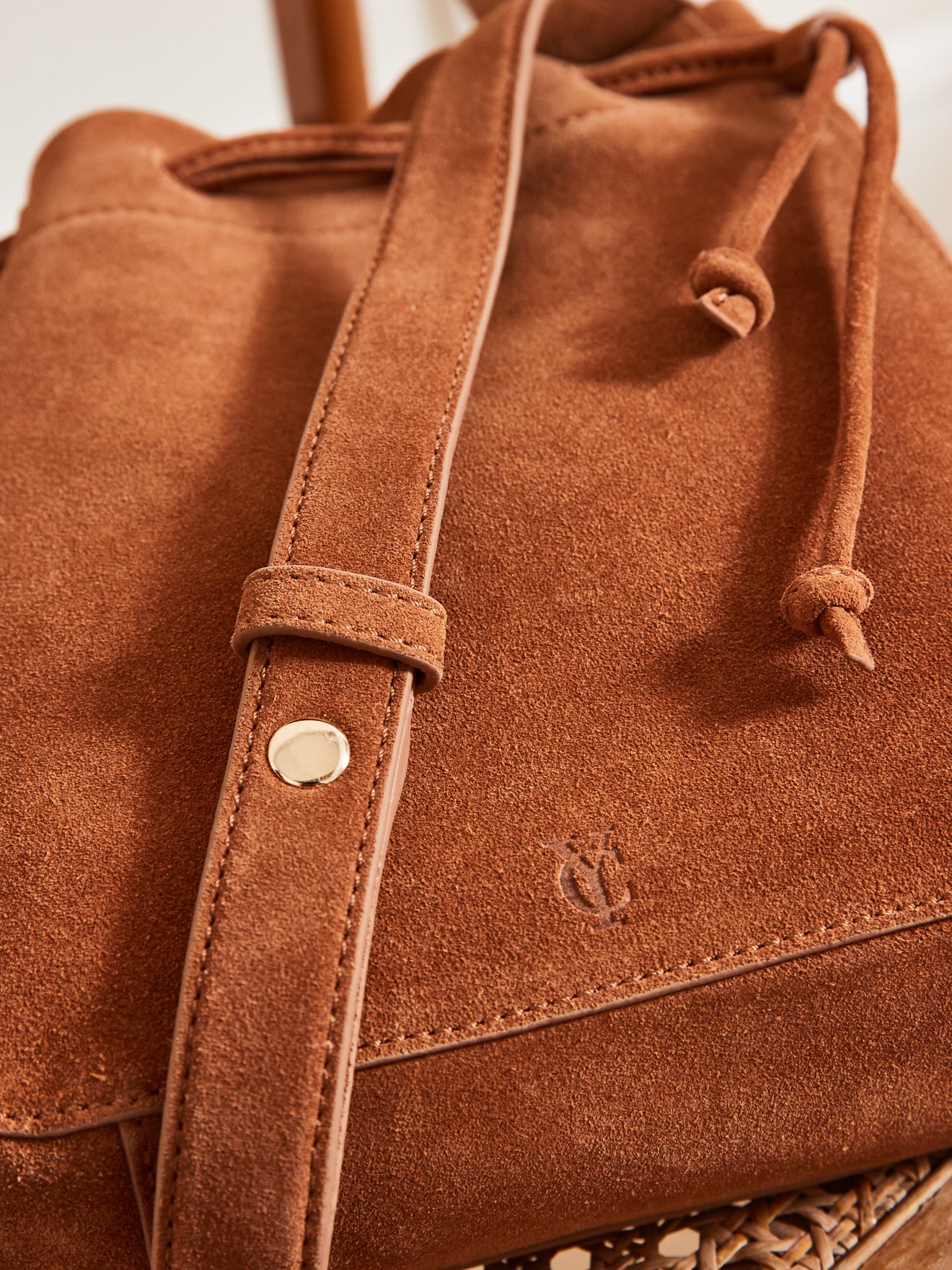 Sac seau femme en cuir suédé - Collection Maroquinerie Cyrillus