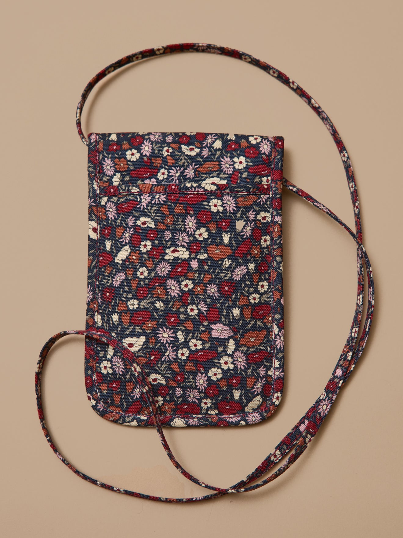 Smartphonetasje "Petal & Daisy" - Made with Liberty Fabrics