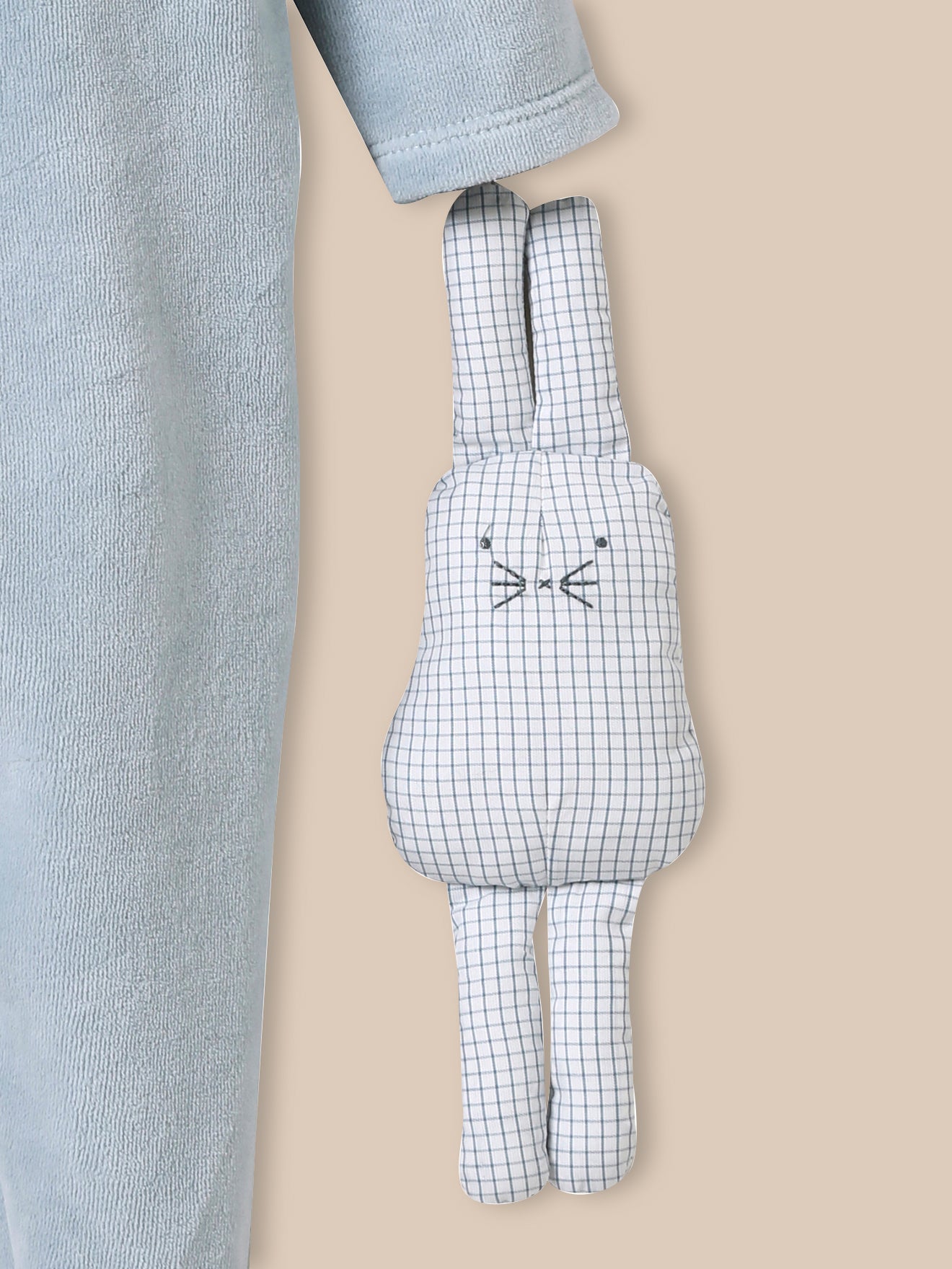 Babyslaappakje in velours met knuffel