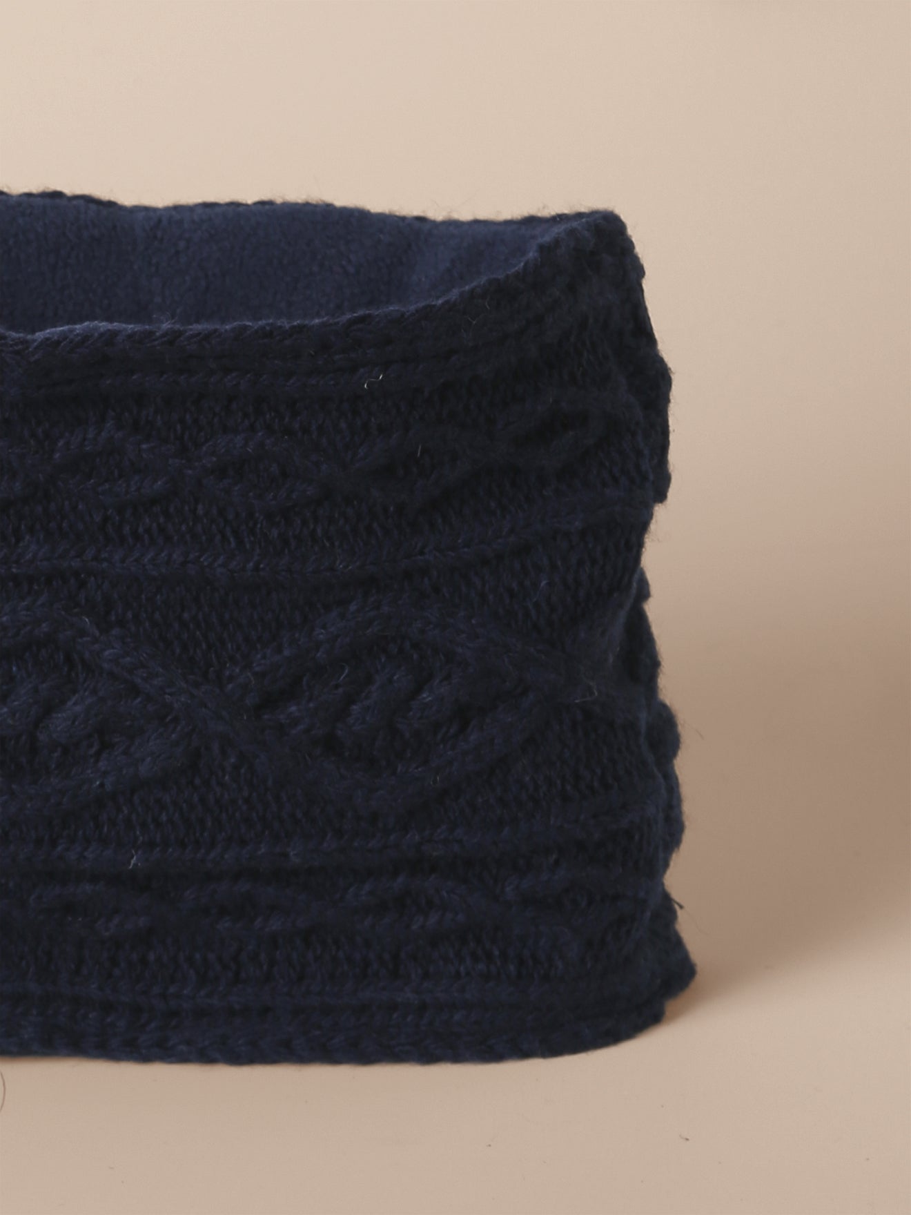 Fleecegevoerde babysnood met kabels