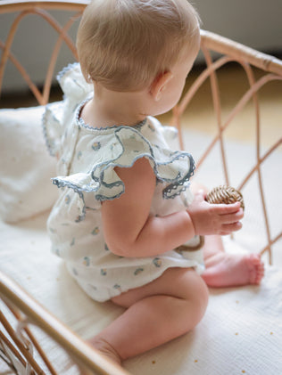 Babyspeelpakje in linnen en katoen
