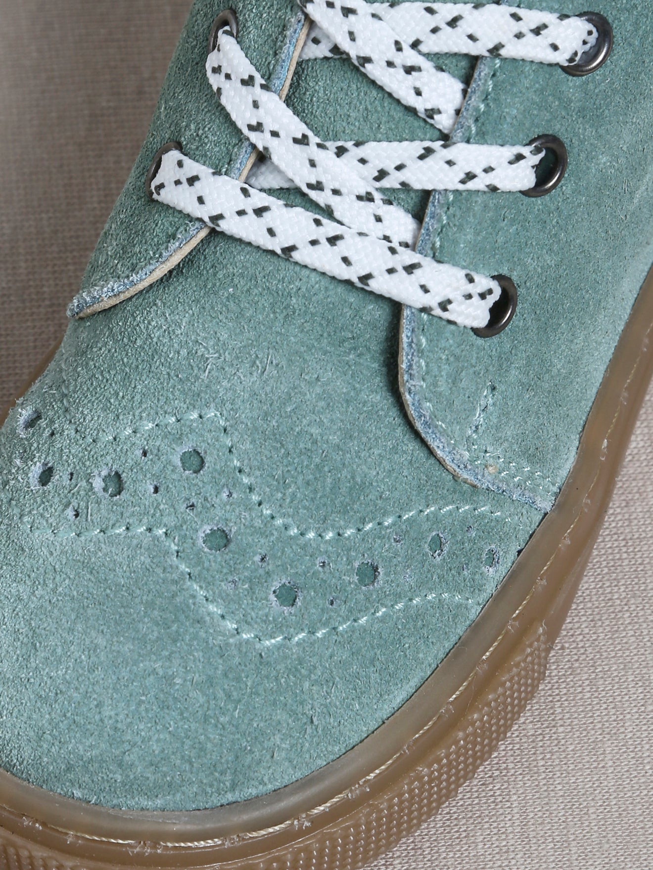 Tennis à lacets Bébé en cuir velours