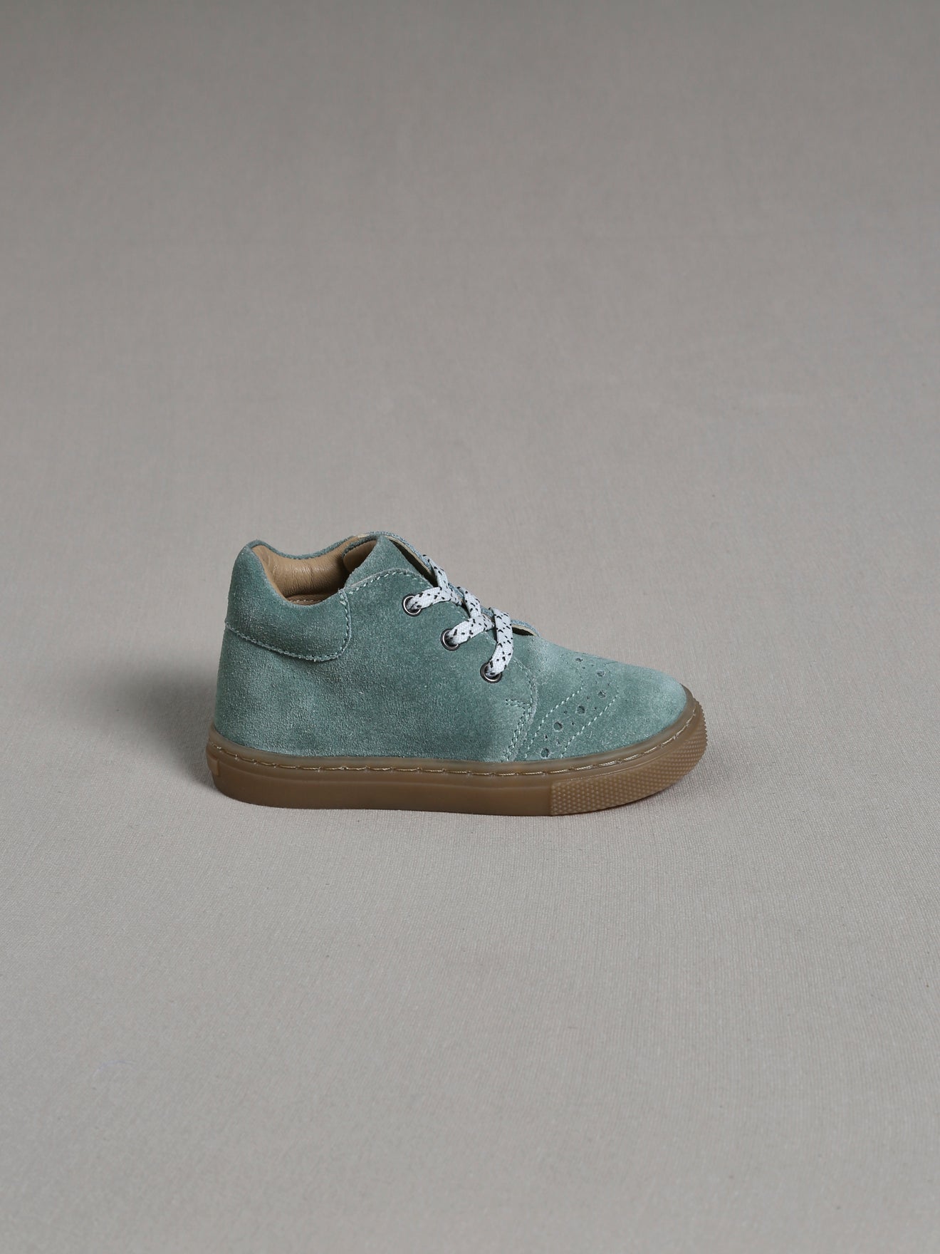 Tennis à lacets Bébé en cuir velours