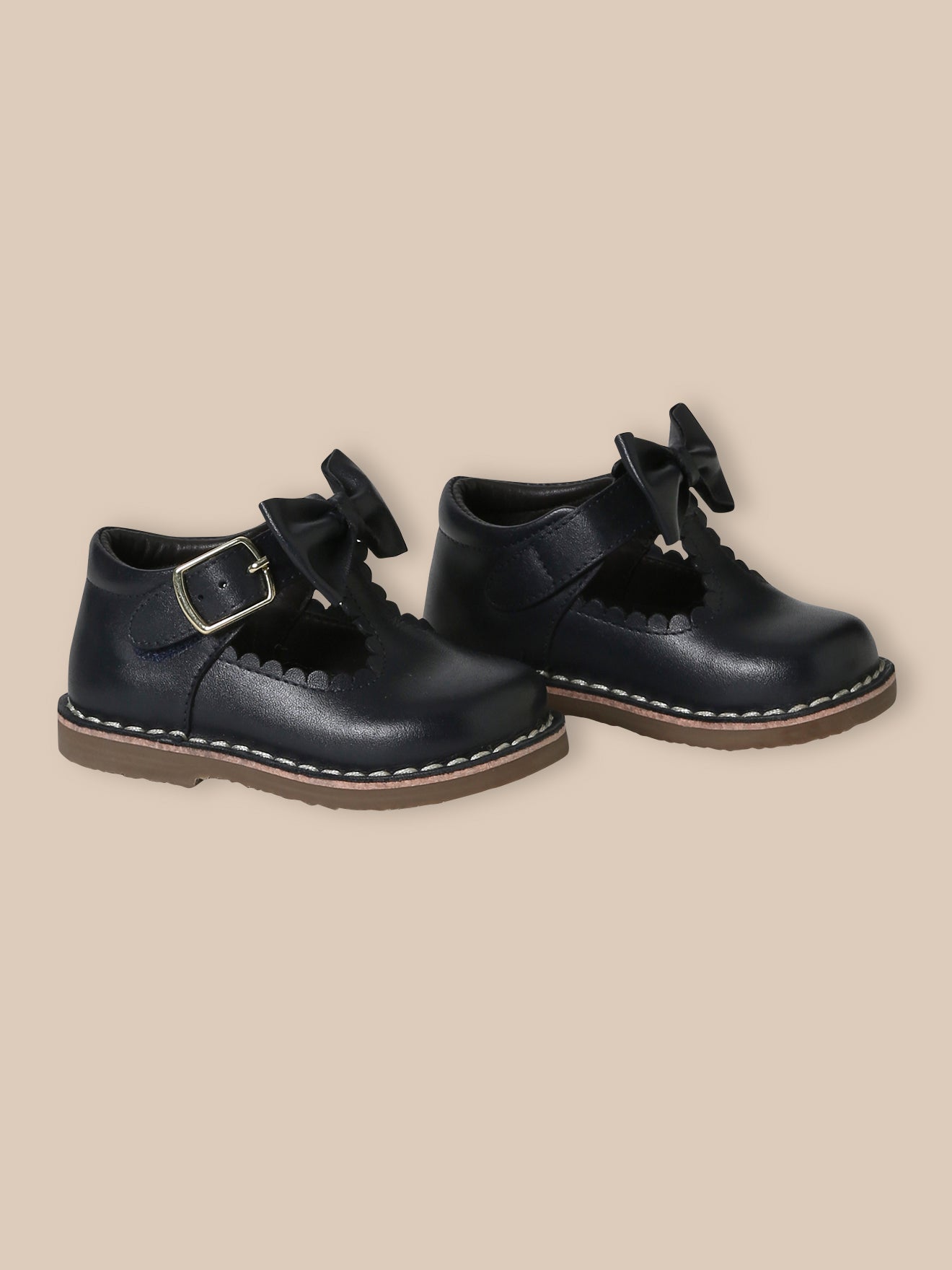 Babyschoenen in saloméstijl met strikje