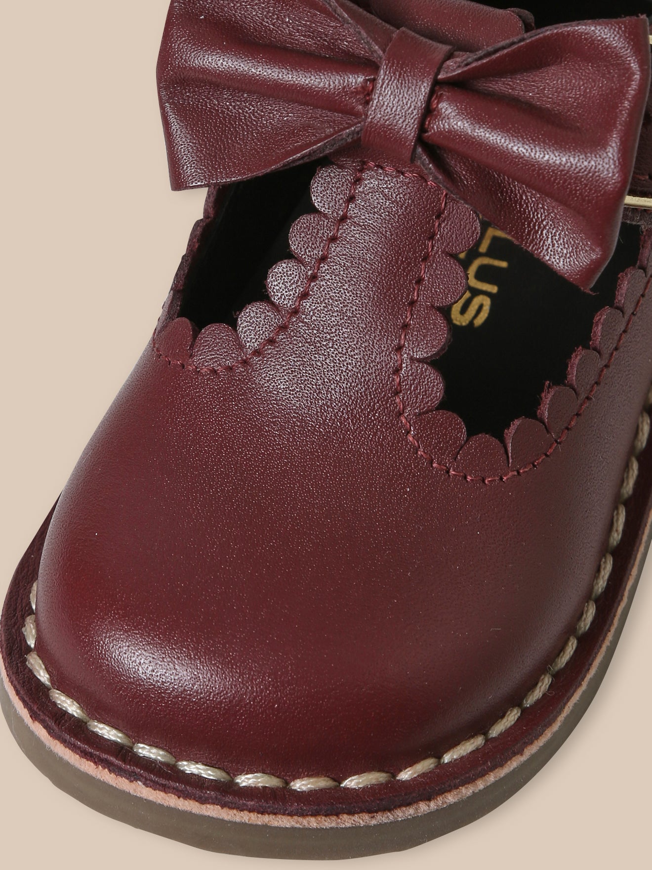 Babyschoenen in saloméstijl met strikje