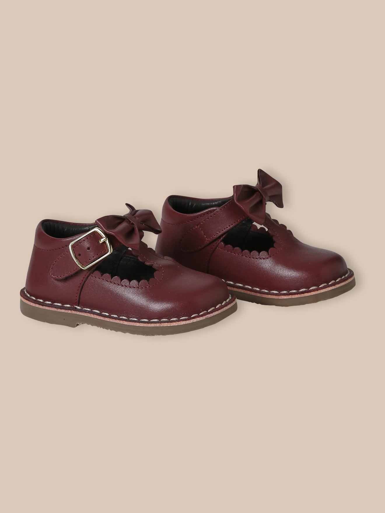 Babyschoenen in saloméstijl met strikje