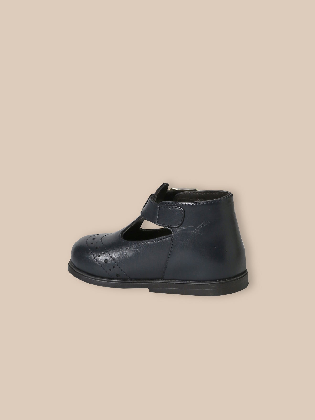 Leren babyschoenen in saloméstijl