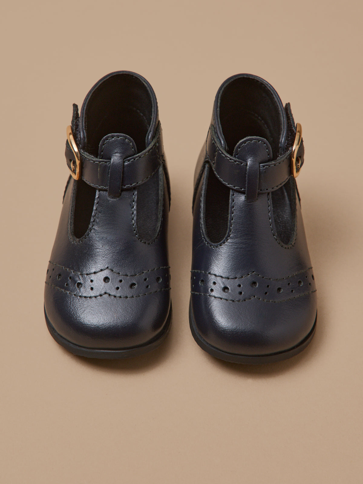 Leren babyschoenen in saloméstijl