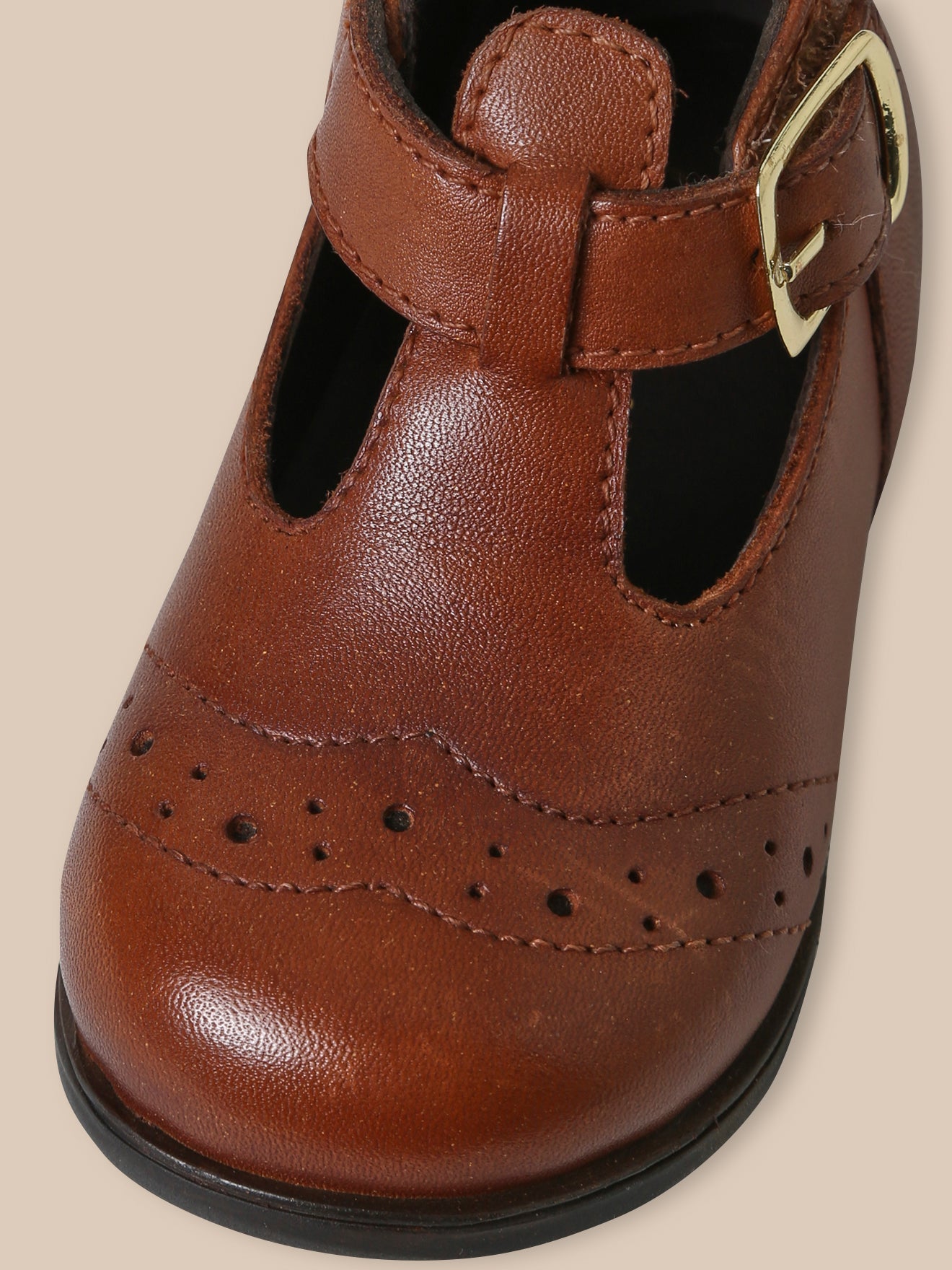 Leren babyschoenen in saloméstijl